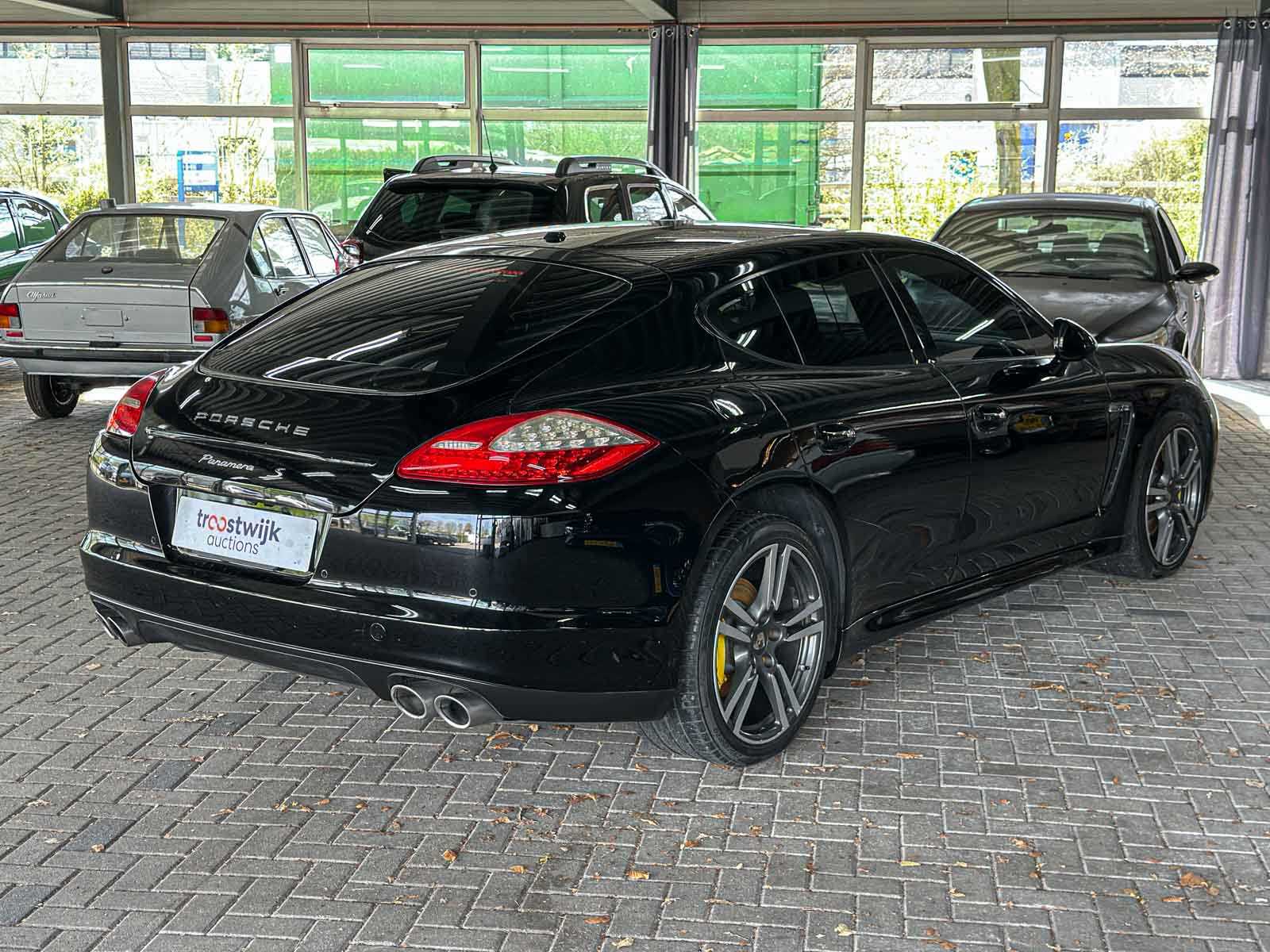 Porsche Panamera S 4.8 V8 405pk 2012