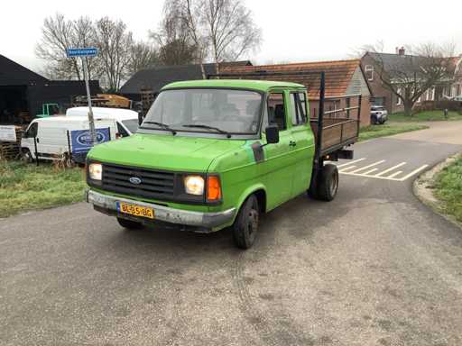 Vehicul comercial dublu Ford Transit din 1985