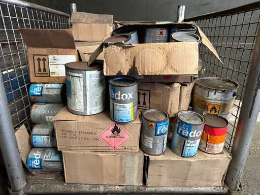 Batch of paint cans
