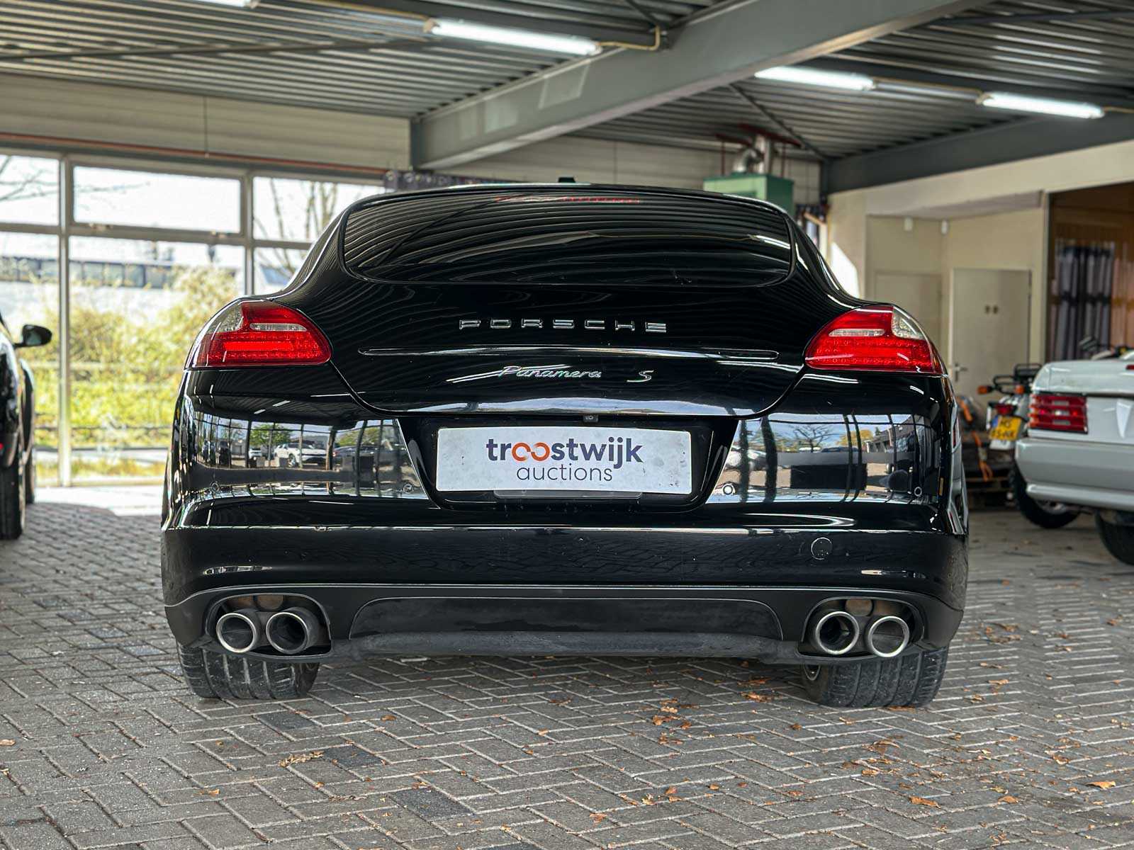 Porsche Panamera S 4.8 V8 405pk 2012