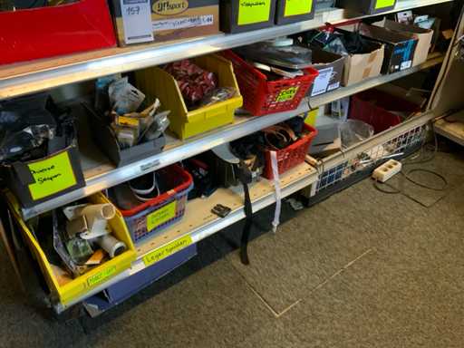 2 legbord stellingen met divers