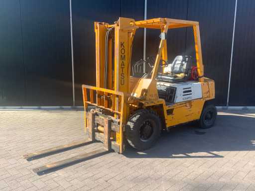Komatsu FG-25 Forklift