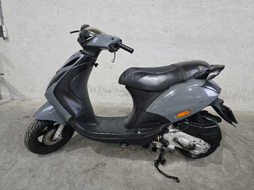 Piaggio - Skuter - Zip - 4T 25km wersja djd03r