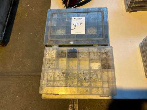 Compartment box with content (2x)