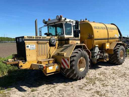 1997 Ag-Chem Terra Gator 2204 Self-propelled Manure Spreader