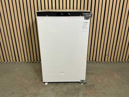 Etna KKD7088T. Eingebauter Kühlschrank