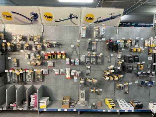 Batch of door fittings, coat racks and locks