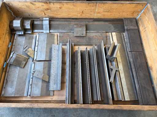 Hamulce tłoczone – różne części, narzędzia i akcesoria