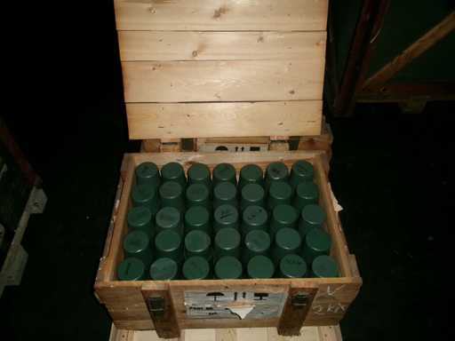 Holl. Bouteille thermos 1L, défectueuse, dans une boîte en bois (G3) (35x)