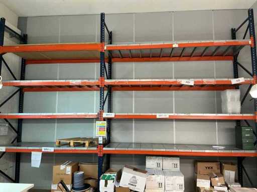 Étagère de palettes sans contenu