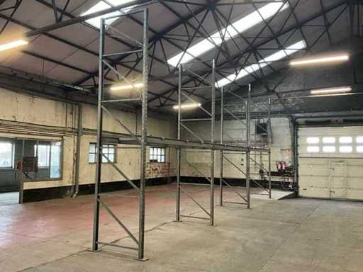 Pallet racking in iron