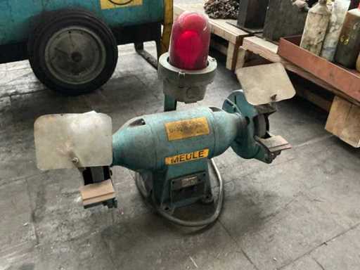 Meuleuse sur établi