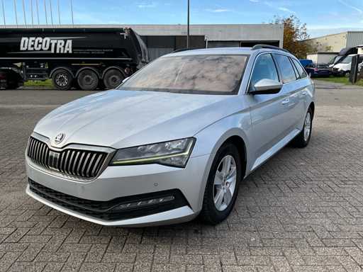 Skoda Superb voiture voyageurs 2019