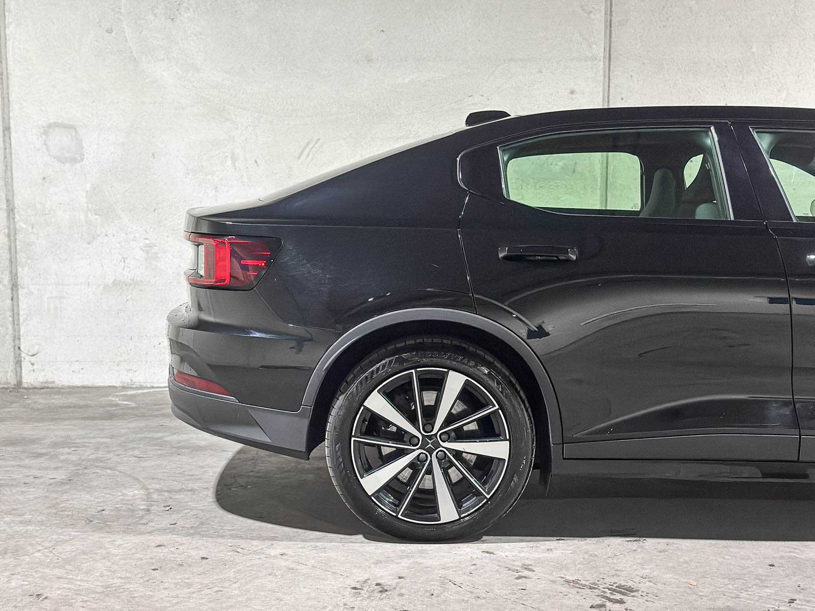 Polestar 2 Long Range Dual Motor Launch Edition 78kWh 408pk 2020 (Origineel-NL + 1e Eigenaar) 78kWh, J-098-VK