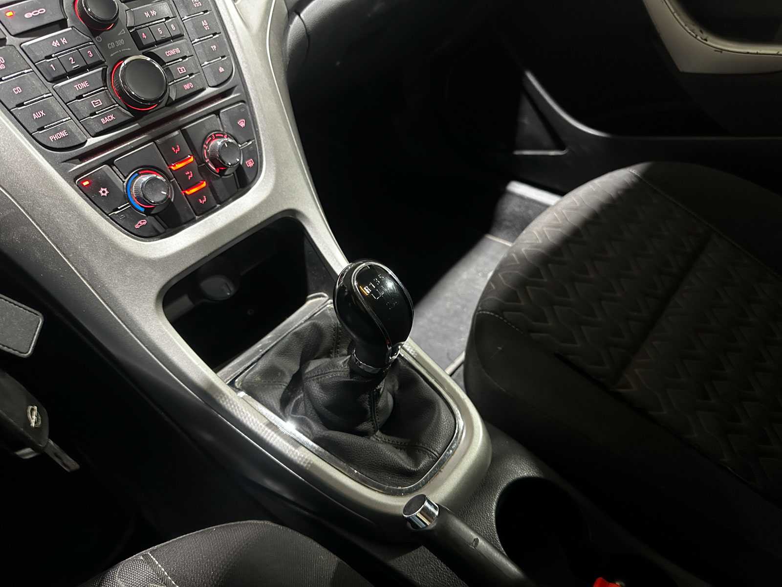 Opel Astra Sports Tourer 1.4 Design Edition 101pk 2013 (Origineel-NL), 5-SJJ-38