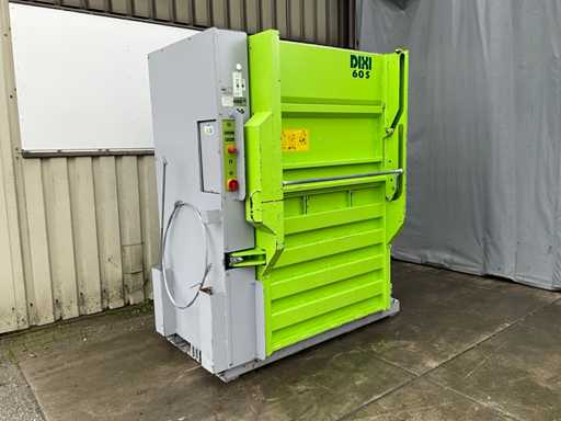 2013 Dixi 60SH Cur???tor de de?euri / Ambalator de carton vertical