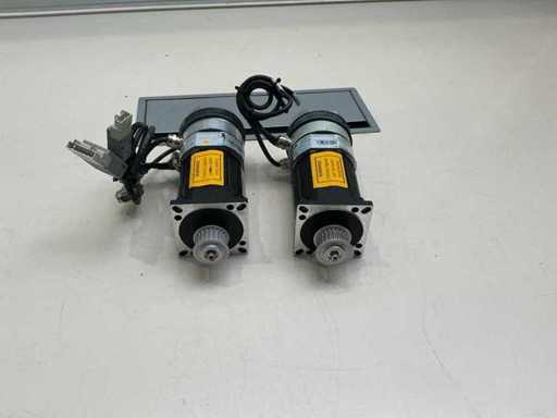 Siemens 1P8112430KE753 Servomotore (2x)