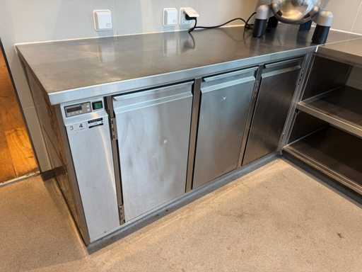 Wehake - K0118.0015 - Refrigerated workbench