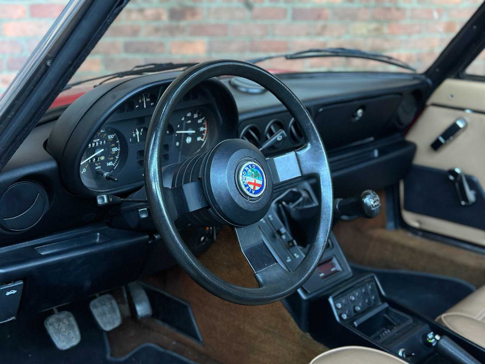 Alfa Romeo Spider 2.0 118pk 1987, NS-842-F