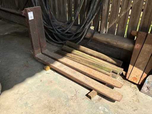 Pallet forks (2x)