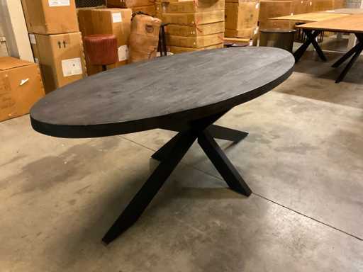 Table à manger ovale de Hilo