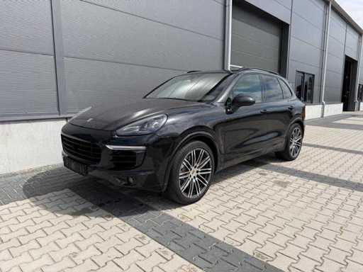 Porsche - Cayenne - 4,2 V8 D S - Pkw - 2015