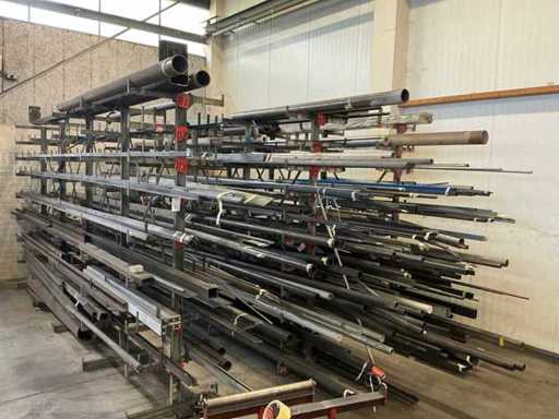 Partij stafmateriaal en divers inclusief stellingen