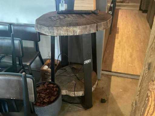 Tavolo in piedi a cornetta