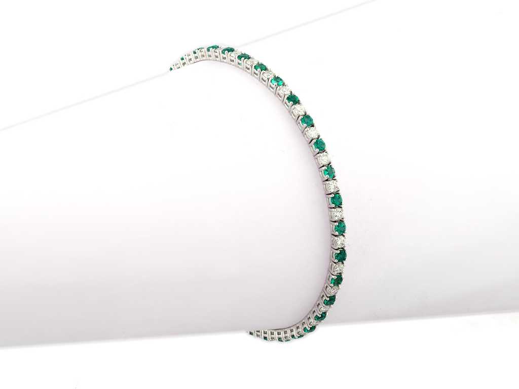 14 KT White gold Bracelet With 1.45Cts Lab Grown Diamond and Emerald