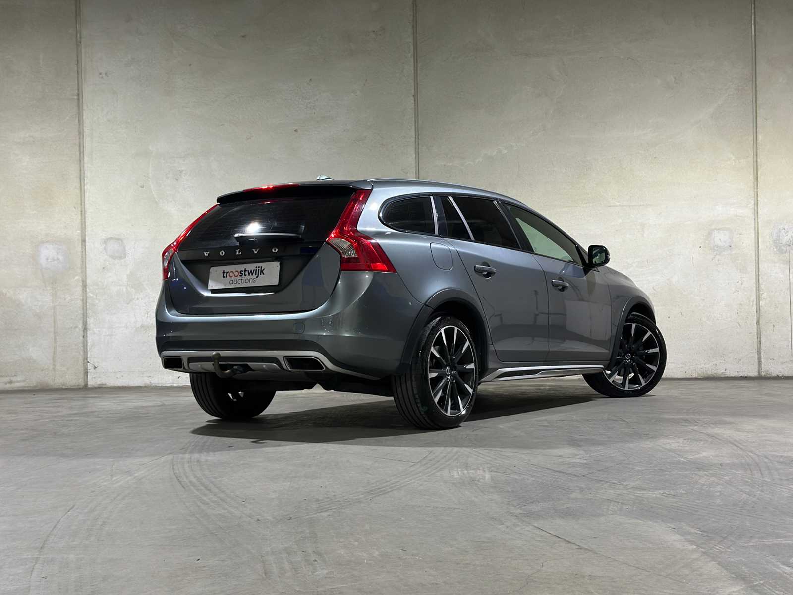 Volvo V60 Cross Country 2.0 D4 Summum 191hp 2015, HF-783-B