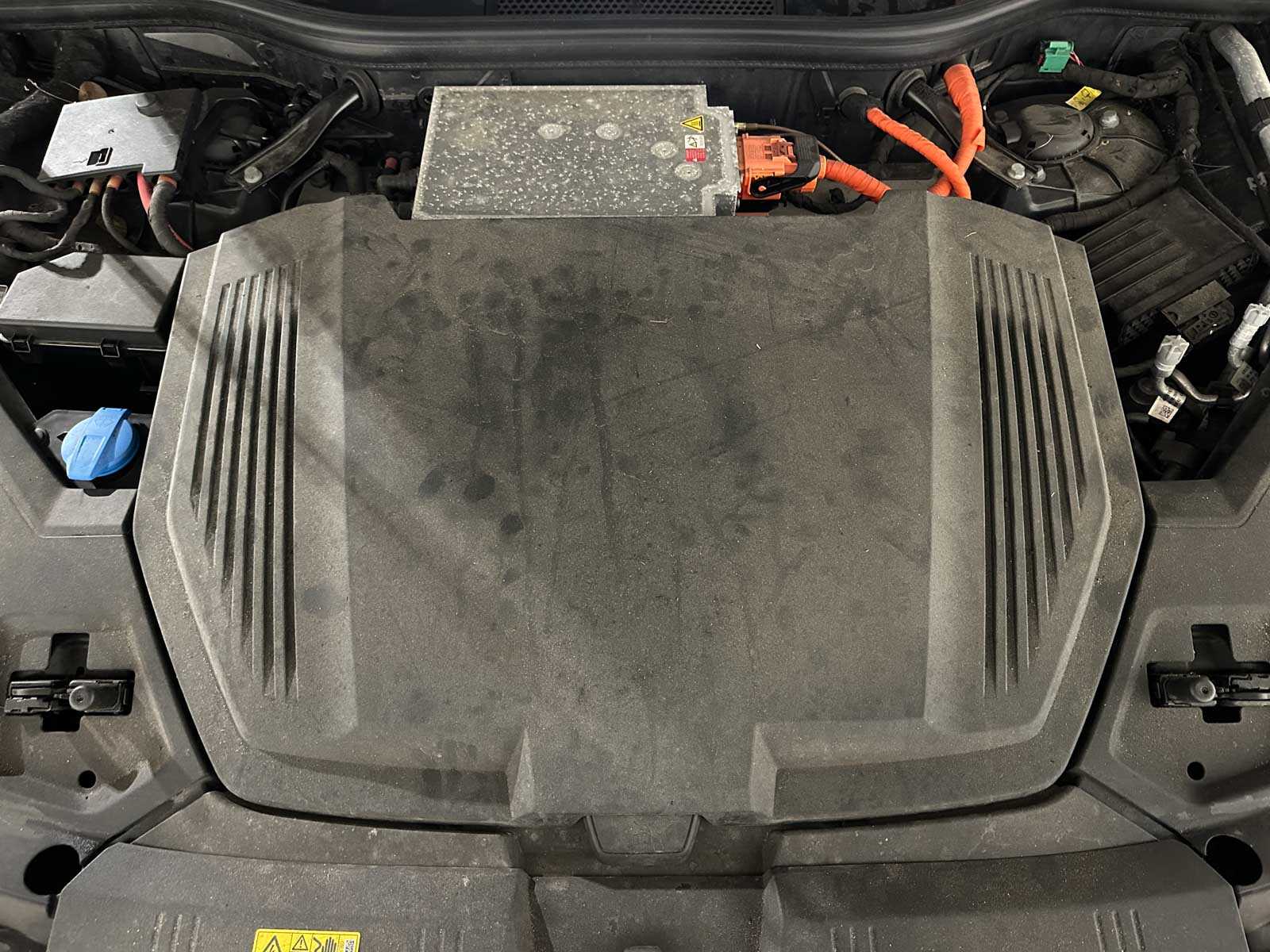 Audi e-tron 50 Quattro Launch Edition Plus 71 kWh 313pk 2020 (Origineel-NL + 1e Eigenaar), H-770-SH