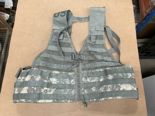 Fighting load carrier (210x)