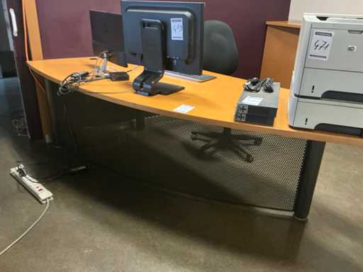 Small batch of office furniture