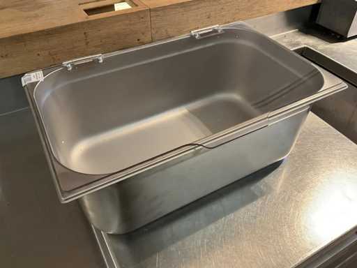 GN 1/1-200 - Contenitore Gastronorm con coperchio in plastica