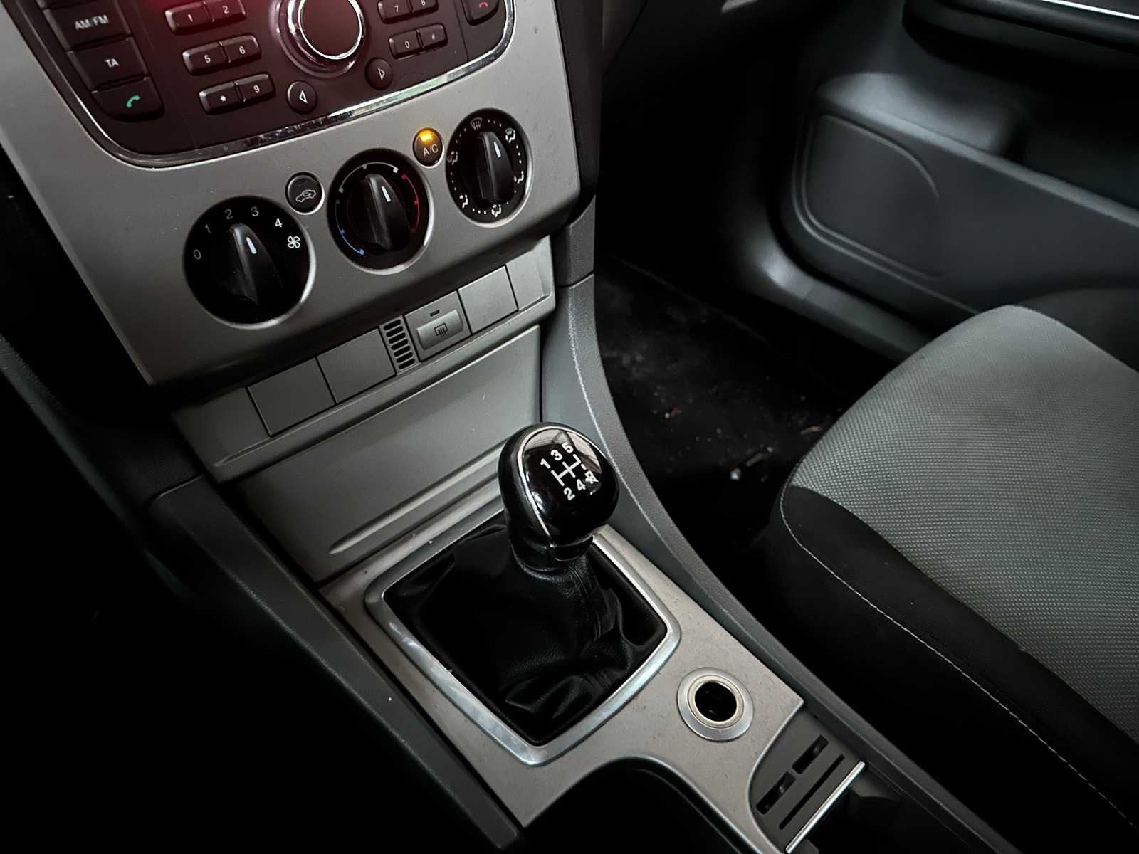 Ford Focus Wagon 1.6 Comfort 101pk 2012, 01-SZV-4