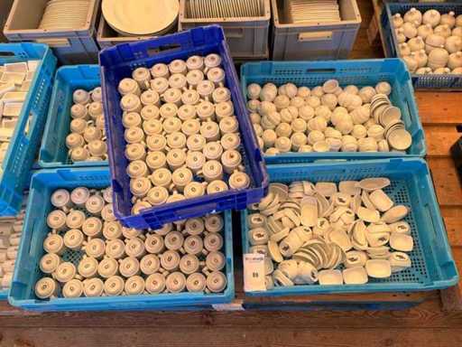 Partij porseleinen koffiekopjes en schaaltjes