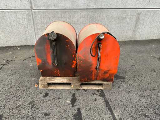 Storage tanks for oil and fuel oil