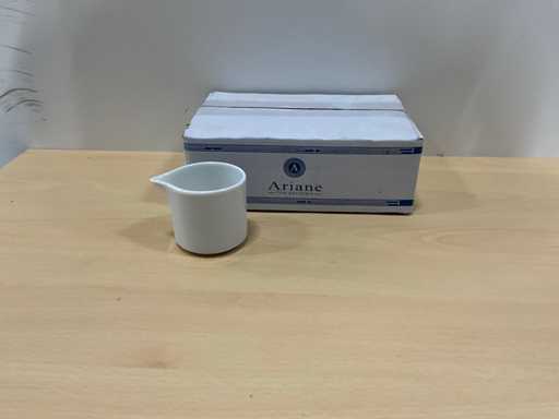 Ariane Brasserie milk jugs (84x)