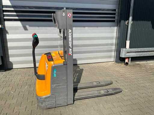 2017 Wciąż EJC 112 Stacker