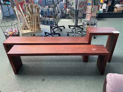 Various wooden furniture (3x)