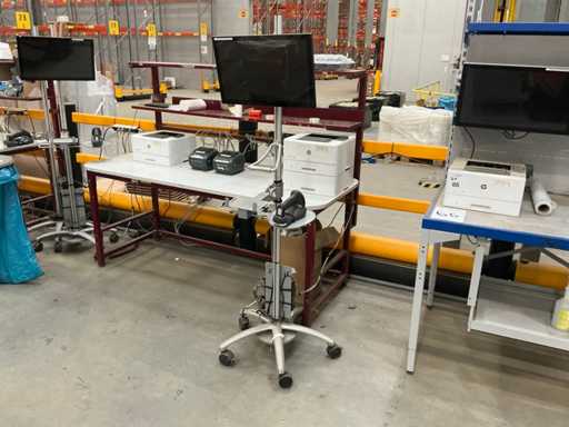 IIyama T2235MSC Touchscreen monitor op verrijdbare standaard (4x)