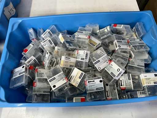 Range Various fasteners (85x)