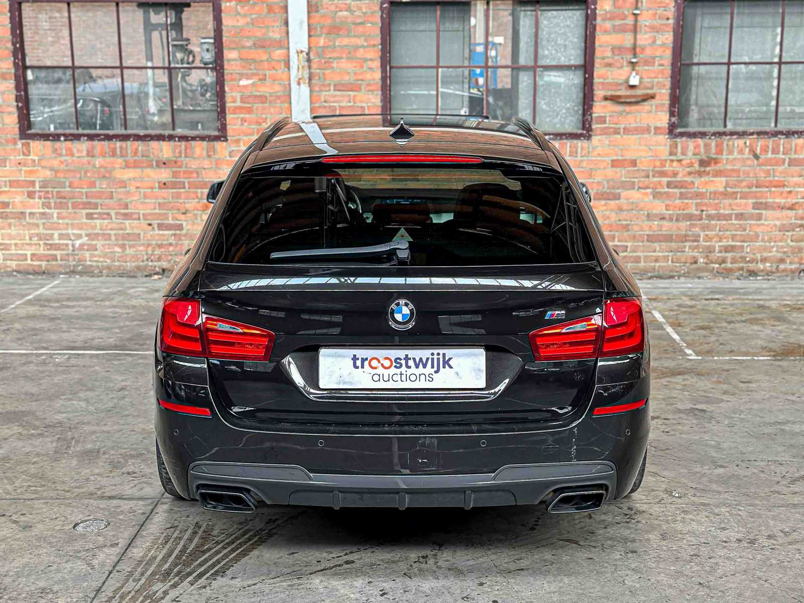 BMW 550i 4.4 V8 High Executive M-Sport F11 408pk 2011 5-serie Touring, HP-259-J