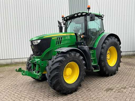 2014 John Deere 6210R Vierwielaangedreven landbouwtractor
