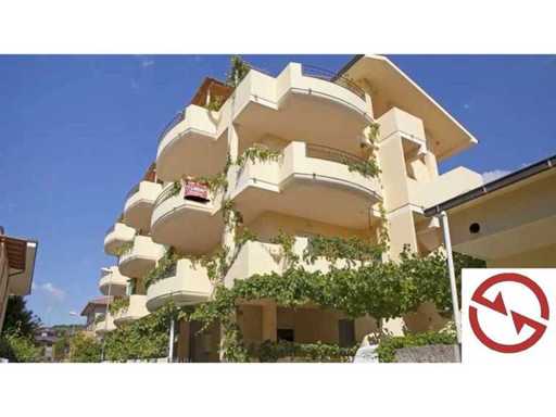 Lote de 10 apartamentos en la zona costera de Tortoreto Lido (TE)