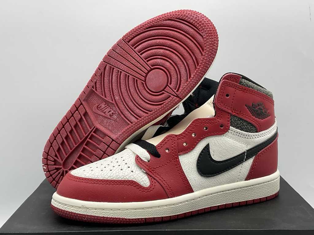 Nike Jordan 1 Retro High OG Chicago Lost and Found Scarpe da ginnastica per bambini 31 1/2