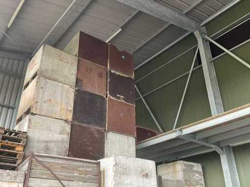 Kuub box (approx. 30x)