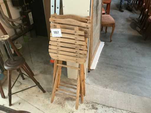 Vintage folding wooden chair (2x)