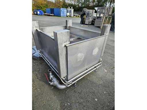 Large stainless steel tank with 2 oil changes