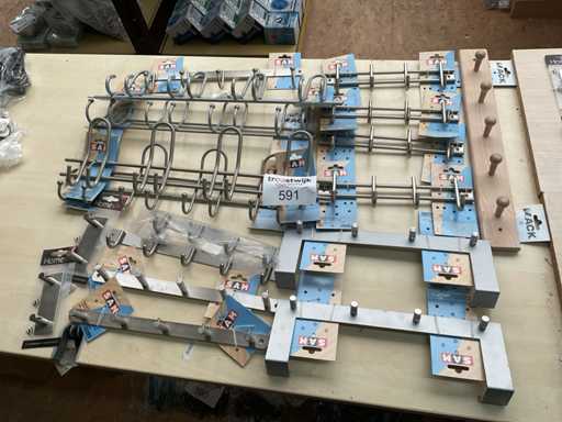 1 x partij kapstokken